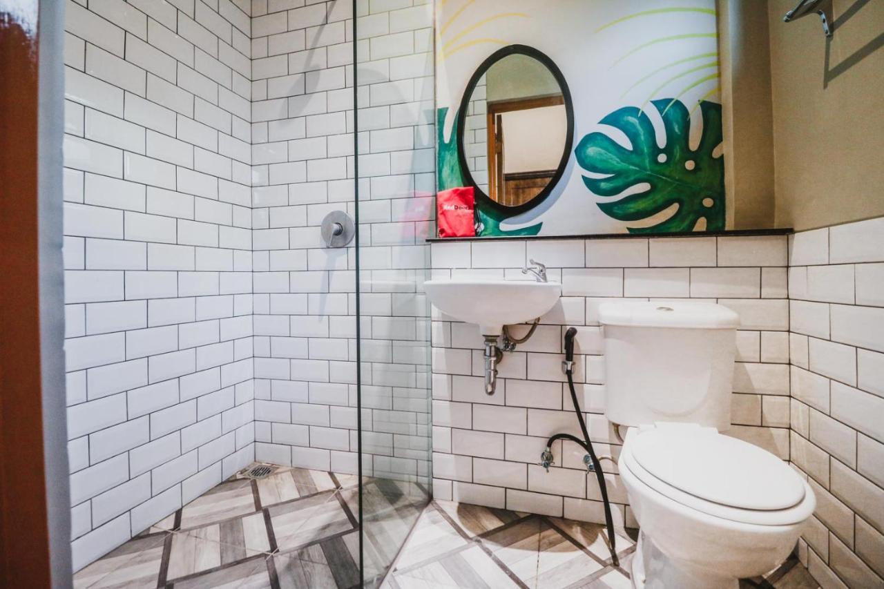 Reddoorz Plus Near Mall Slipi Jaya Джакарта Экстерьер фото